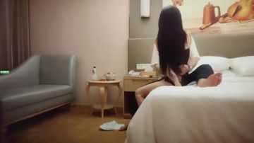 ⚡唯美女同⚡极品尤物气质百合女神〖乳名LLB〗犯错水管工被女主人绑起来当性奴隶，用玩具狠狠修理，两位极品身材女同