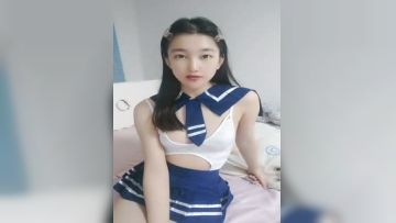 最美学姐又来发骚了，白丝高跟情趣诱惑，全程露脸跟狼友互动撩骚，被小哥蹂躏玩弄，打屁股揉奶子鸡巴草小嘴第01集