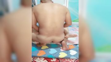 圆润韵味极品熟女坦胸大屁股大叔也是重口味脱光上来就舔逼轻车熟路操起来第03集