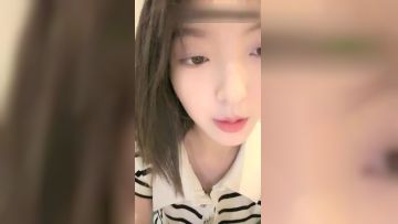 04年艺校妹妹！短发甜美颜值超顶！换上透视情趣装，酒店独自诱惑，翘起美臀扒开