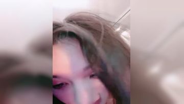 超极品的尤物，全程露脸颜值很高身材完美，黑丝诱惑呻吟可射，道具抽插骚穴浪叫，妩媚风情洗澡诱惑高潮不断第07集