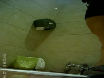 云上会所KTV厕拍系列8 各色长腿大胸美女，不是一般的骚气