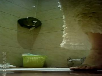 云上会所KTV厕拍系列2 各色长腿大胸美女，不是一般的骚气