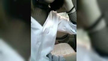 风骚的小姐姐穿着黑丝薄纱在户外激情自慰抠逼