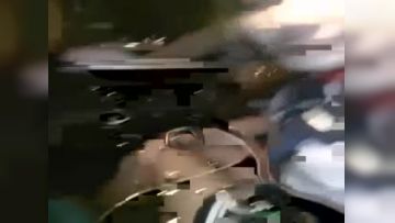 【车震】高级酒店搭讪95年白嫩性感大堂经理，操完一次妹子自己用道具玩，对着镜子又狠操一次，高清版!