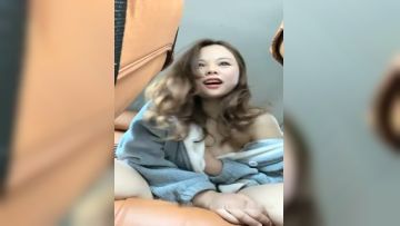 丰满骚女【单单妹】车后座翘大屁股扣逼，户外河边脱光全裸自慰回家牙膏第02集