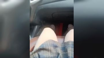 肥逼妹子穿裙子户外露出自慰，蹲路边退下丝袜内裤逼逼塞跳蛋摸逼，很是诱惑喜欢不要错过第05集