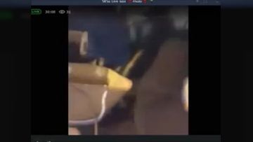 高颜值丰满美女主播，非常正点的姐姐户外露出，带着自慰棒坐了两辆出粗第02集