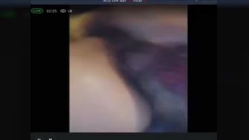 高颜值丰满美女主播，非常正点的姐姐户外露出，带着自慰棒坐了两辆出粗第03集