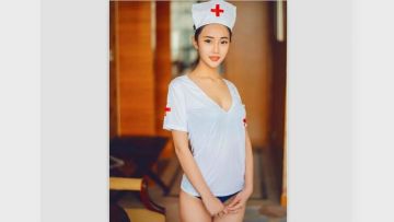 蛋叔约肏美丽细嫩长腿护士 背着男友被我破处 无套颜射一脸