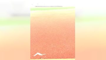 【野战正规军】户外直播空楼啪啪，跑道上露逼回车上口口骑乘车震，很是诱惑喜欢不要错过第02集