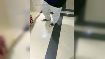 户外勾搭一姐『组织857吖』黑丝高跟勾搭帅哥去他家啪啪正激情中帅哥妈妈进来第03集