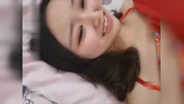 寂寞美女少妇喷水还能挤奶汁