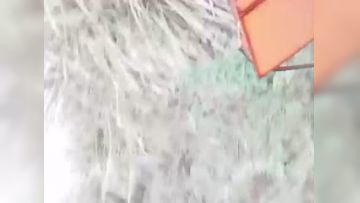 红衣少妇驾车户外野外草地和炮友啪啪后入