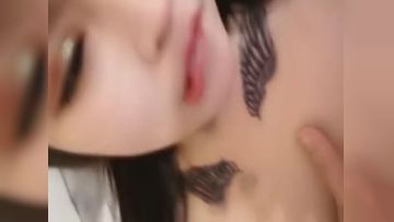 小婊妹约炮舔鸡巴呻吟浪叫不断