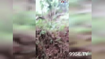 【无码】大奶白虎美眉被农民工狠操出血了