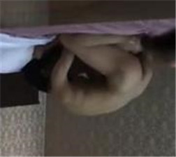 校花在酒店被屌丝猛干 mp4