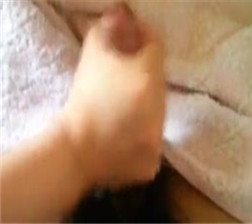 男友勃起女友给自慰 mp4