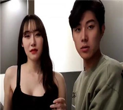 男友看到我的奶子想舔 mp4