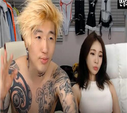 漂亮的韩国妹子和杀马特造型男友一起玩sm游戏(2) mp4