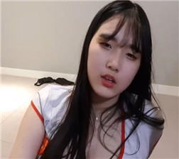 身穿护士服的女友1 mkv