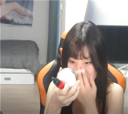 跟男友一起直播被干2 mkv