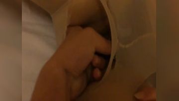 K老板约炮90后空姐妹子兼职外围女空乘制服肉丝撕破内裤不脱扒个缝使劲干第01集