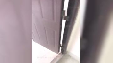 颜值不错美女主播户外去教室玩塞着跳蛋跑到厕所自慰很是诱人第01集