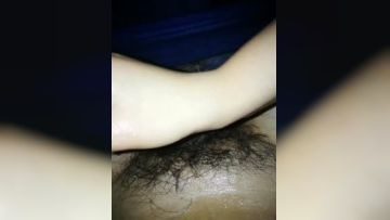 上海按摩店推油打飞机320元50分钟，手法精湛弄得非常非常爽，男主想射了女技师又慢下来