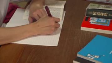 溺爱儿子巨乳妈妈来共浴！近亲相奸肏到中出！3 VRTM-470