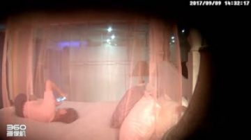 [酒店偷拍] 美人卷珠帘，大胸妹妹身和网友第一次见面就直接床上见真章!!没想到就操了快一小时!!