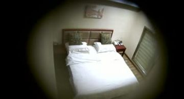 [酒店偷拍] 偷情男女把握时间!!一进门就打得火热!!嘴舔逼逼不想放手~