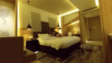 【国产】领导约炮丰满良家女下属酒店干到少妇说好舒服受不