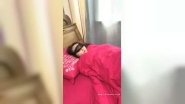 (挑战全网喷水最多)极品00年的骚货小水娃身体超敏感玩到潮吹狂喷