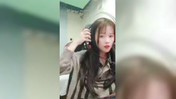 (瑶瑶kiyomi)网吧包房约炮完事后继续打游戏