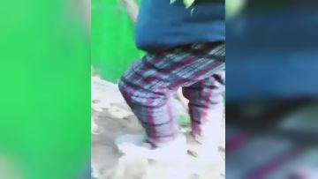 户外野战一个大妈面前过好刺激2