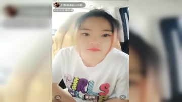 白嫩胖妹笑容可爱口活好白虎馒头逼粉嫩诱人和男友露脸车震无套操少见的好逼2