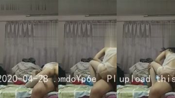 小房间里的激情，偷拍老婆的淫荡模样！