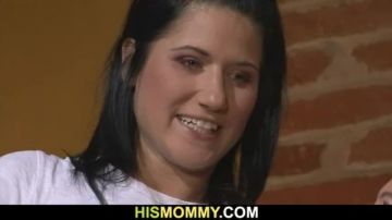 他妈妈其实是女同性恋婊子！