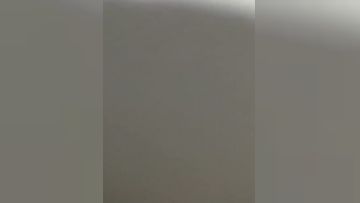 穿着校服的高中学生妹和男友开房啪啪自拍妹子一看就知道没啥性经验最后还被颜射了