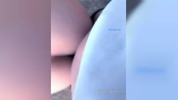 【摩托车震】户外啪啪大神『户外色黄鸭』带女友野战被人跟踪直接在摩托上干起来转移战场最爽的无套后入