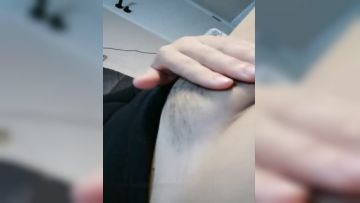 颜值不错肥逼少妇道具自慰秀跳蛋塞逼逼按摩器震动高潮出水掰开特写很是诱惑喜欢不要错过