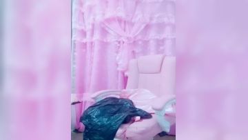 颜值不错丰满巨乳大屁股妹子自摸诱惑诱人大奶，翘屁股露肥逼掰穴特写按摩器震动