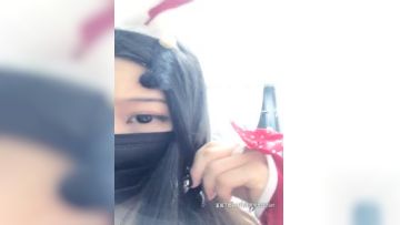 丰乳肥臀妹子圣诞兔女郎情趣装诱惑，性感红色网袜骑坐按摩器，晃动大屁股震动大声非常诱人