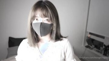 唯美港姐 「香港极品美少女」自抠蜜穴呻吟唿唤男主 白丝诱惑脚交