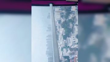 【极品萝莉_户外性体验】调教玩操制服萝莉小母狗，电影院做爱，摩天轮口爆，网吧JK跪舔，车震口爆，高清720P原版无水印