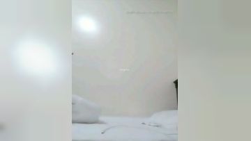 〖真实破处〗羞涩眼泪汪汪的漂亮高二妹妹被男友破处疼直叫无套速插一点不怜香惜玉第一次做就被内射