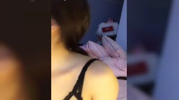 【女同直播】姐妹花互摸舔奶漏逼自摸