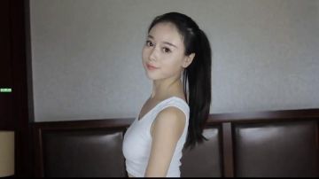 【台湾】高雄建国小旅馆！无套激战轻熟大陆鸡！穿着性感内衣应战！激情潮吹大喷水！