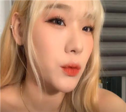 黄发美女小姐姐2